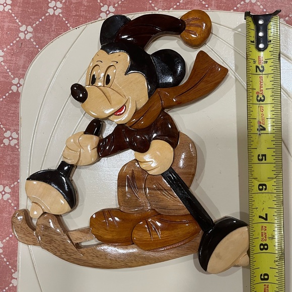 Mickey Mouse made out of wood skiing - Picture 8 of 8